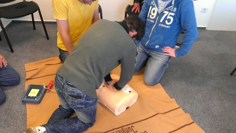 Erste-Hilfe-Kurs mit AED-Defibrillatorschein